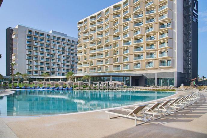 Imagen de la piscina del Hotel The Editory Residence Lagos. Foto 11