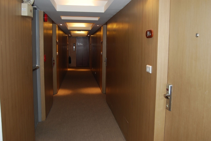 Imagen de los interiores del Hotel The E-hotel Makati. Foto 14