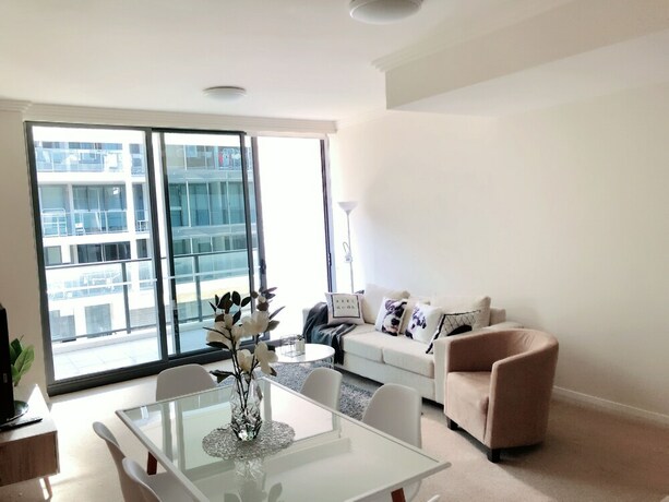 Imagen de la habitación del Hotel The Elegant Designer Home. Foto 20