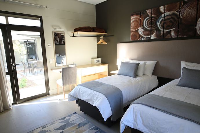 Imagen de la habitación del Hotel The Elegant Guesthouse. Foto 11