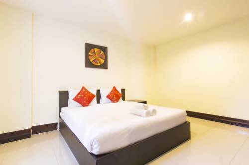 Imagen de la habitación del Hotel The Elegant Patong. Foto 9