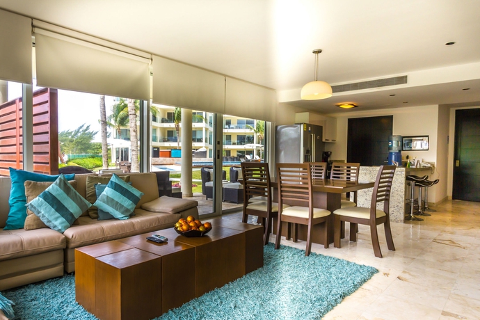 Imagen de los interiores del Hotel The Elements Oceanfront and Beachside Condo. Foto 15