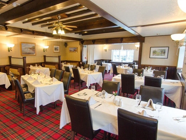 Imagen del bar/restaurante del Hotel The Ellerby Country Inn. Foto 10