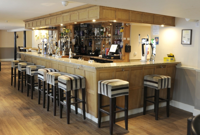 Imagen del bar/restaurante del Hotel The Elm Tree Inn. Foto 7
