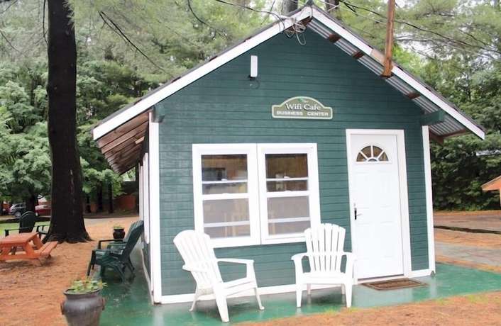 Imagen de los interiores del Hotel The Elms Waterfront Cottages. Foto 20