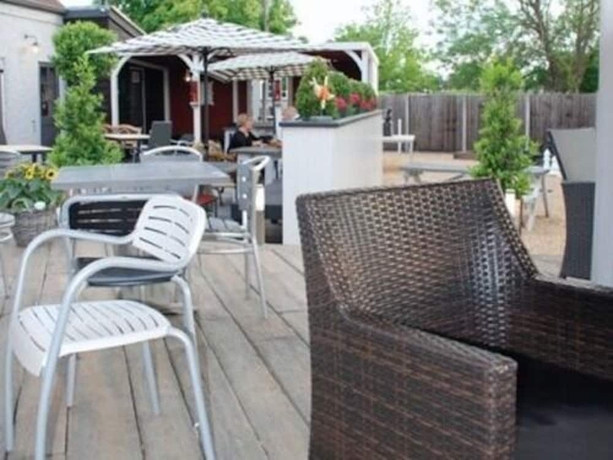 Imagen de los exteriores del Hotel The Eltisley. Foto 16