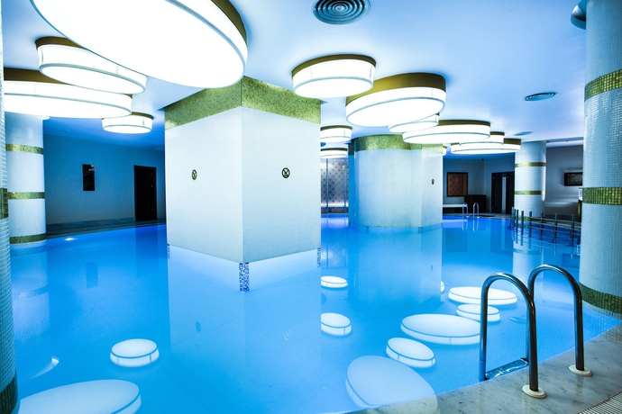 Imagen de la piscina del Hotel The Elysium Taksim Special Class. Foto 13