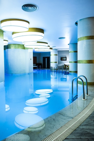 Imagen de la piscina del Hotel The Elysium Taksim Special Class. Foto 16