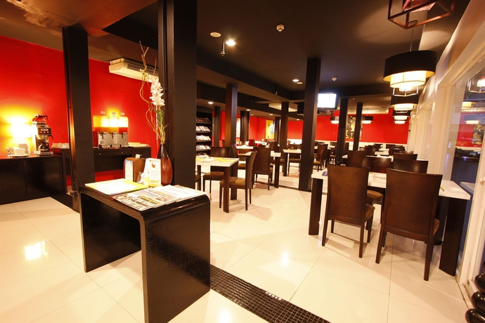 Imagen del bar/restaurante del Hotel The Embassy Sathorn. Foto 2