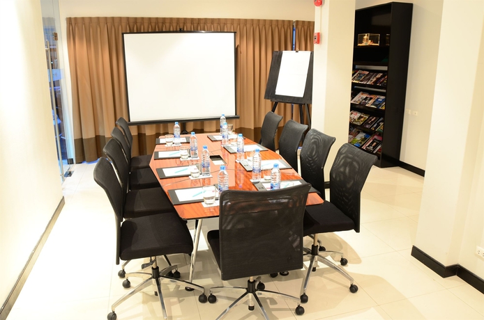 Imagen de los interiores del Hotel The Embassy Sathorn. Foto 12