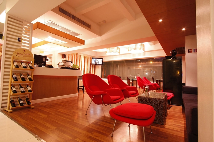 Imagen del bar/restaurante del Hotel The Embassy Sathorn. Foto 6