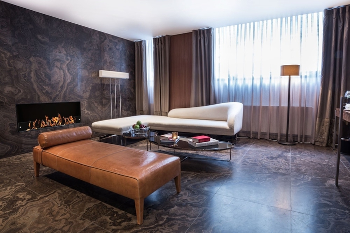 Imagen de los interiores del Hotel The Emblem. Foto 15