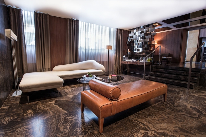 Imagen de los interiores del Hotel The Emblem. Foto 17