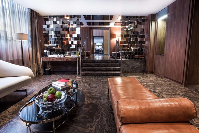 Imagen de los interiores del Hotel The Emblem. Foto 19