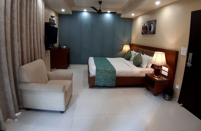 Imagen de la habitación del Hotel The Emerald Club. Foto 4
