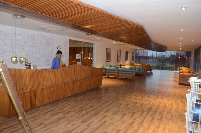 Imagen de los interiores del Hotel The Emerald Club. Foto 19