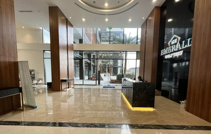 Imagen general del Hotel The Emerald Golf View, Thuan An. Foto 9