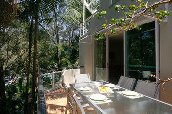Imagen de los exteriores del Hotel The Emerald Resort Noosa. Foto 9