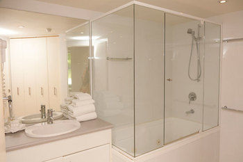 Imagen de la habitación del Hotel The Emerald Resort Noosa. Foto 7