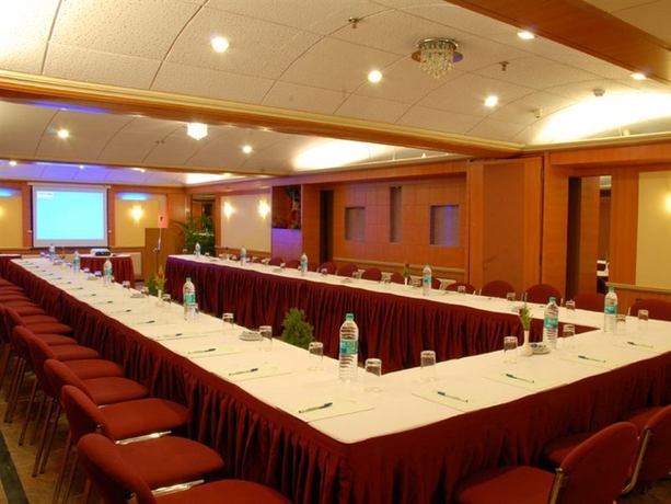Imagen general del Hotel The Emerald and Executive Apartments. Foto 1