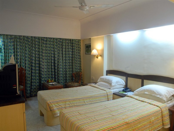Imagen general del Hotel The Emerald and Executive Apartments. Foto 2
