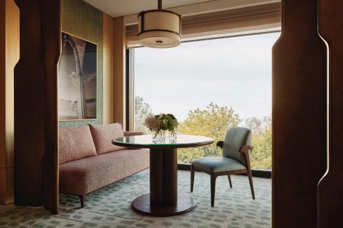 Imagen de la habitación del Hotel The Emory, Maybourne Collection. Foto 14
