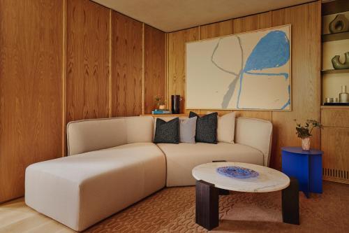 Imagen de la habitación del Hotel The Emory, Maybourne Collection. Foto 19