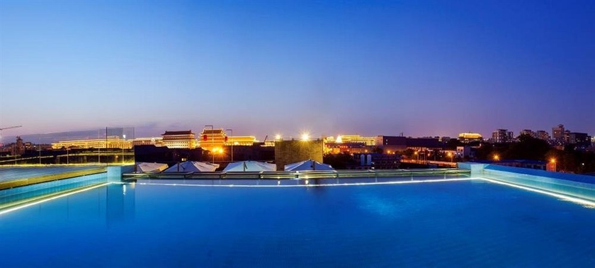 Imagen de la piscina del Hotel The Emperor Tiananmen Beijing. Foto 13