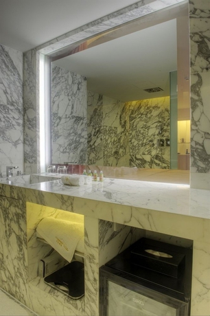 Imagen de la habitación del Hotel The Emperor Tiananmen Beijing. Foto 5