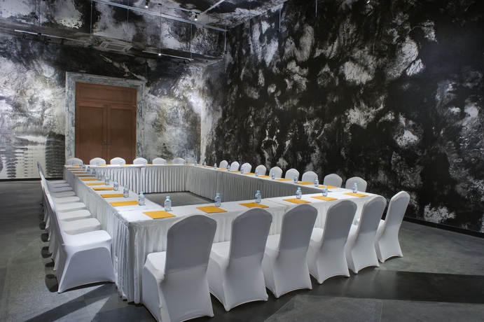 Imagen de los interiores del Hotel The Emperor Tiananmen Beijing. Foto 11