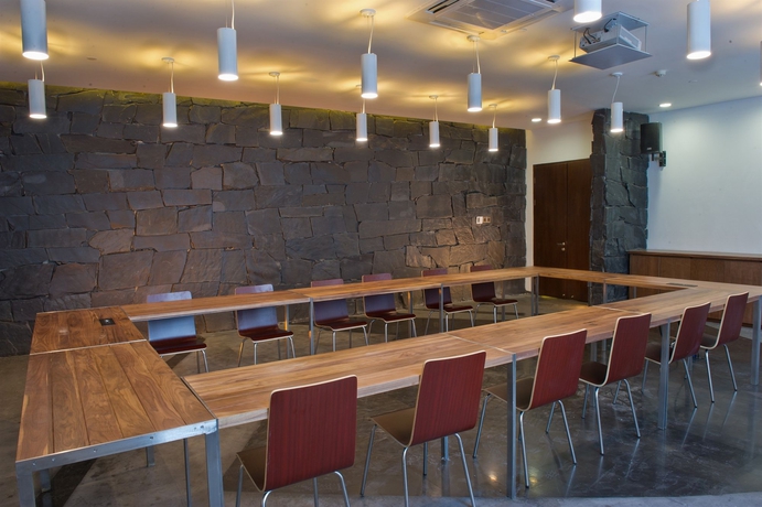 Imagen de los interiores del Hotel The Emperor Tiananmen Beijing. Foto 12