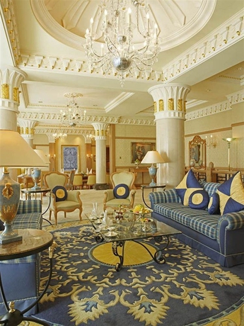 Imagen de los interiores del Hotel The Empire Brunei. Foto 9