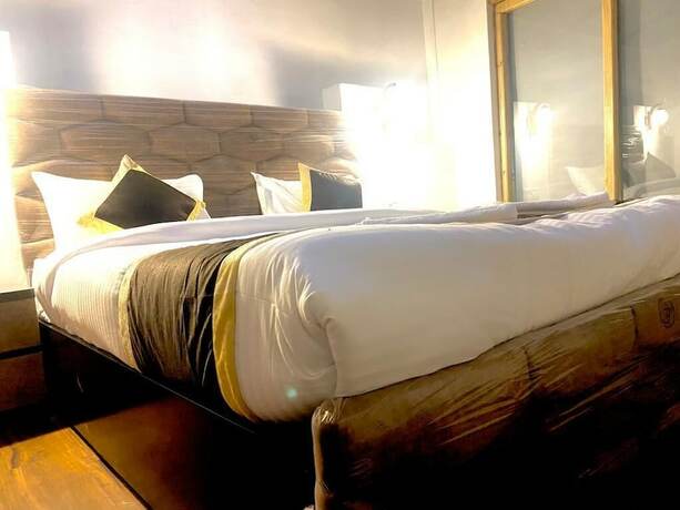 Imagen de la habitación del Hotel The Empire Resort. Foto 12