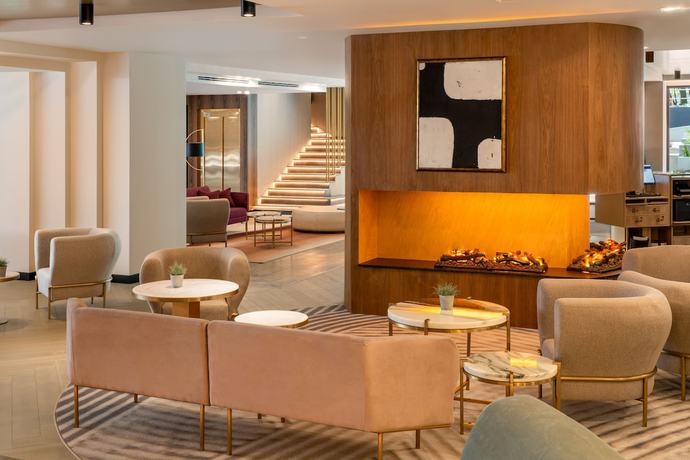 Imagen del bar/restaurante del Hotel The Emporium Plovdiv MGallery Hotel Collection. Foto 2