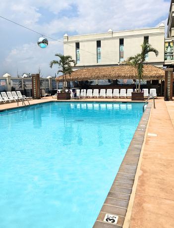 Imagen de la piscina del Hotel The Empress And Adult Nightclub. Foto 17