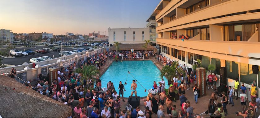 Imagen de la piscina del Hotel The Empress And Adult Nightclub. Foto 18