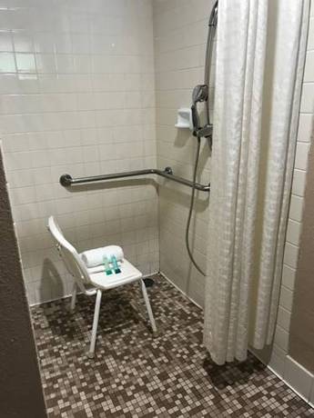 Imagen de la habitación del Hotel The Encinitan & Suites. Foto 7