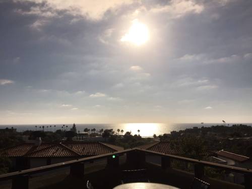 Imagen de la habitación del Hotel The Encinitan & Suites. Foto 11