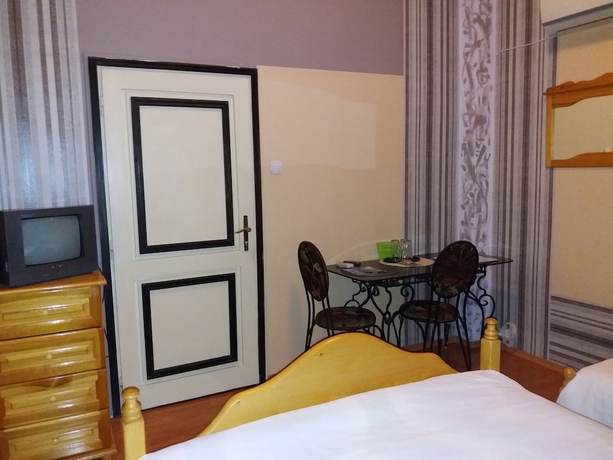 Imagen de la habitación del Hotel The English Guest House. Foto 3
