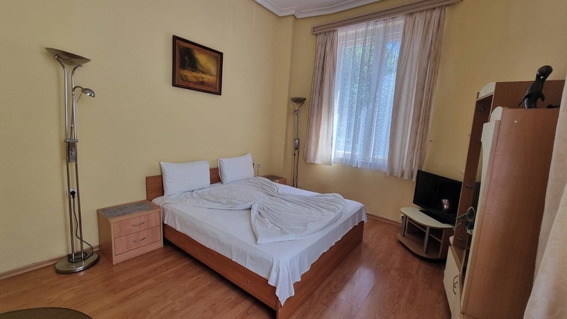 Imagen de la habitación del Hotel The English Guest House. Foto 11