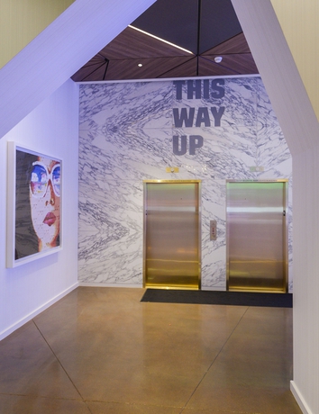 Imagen de los interiores del Hotel The Envoy , Autograph Collection. Foto 12