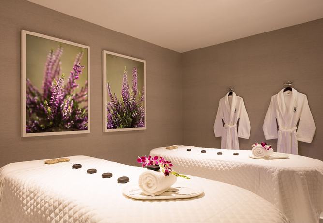 Imagen general del Hotel The Equestrian. Foto 2