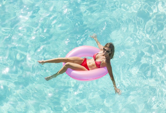Imagen de la piscina del Hotel The Equestrian. Foto 19