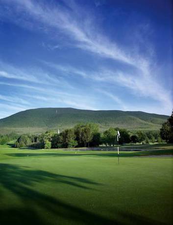 Imagen de la habitación del Hotel The Equinox Golf Resort and Spa. Foto 3