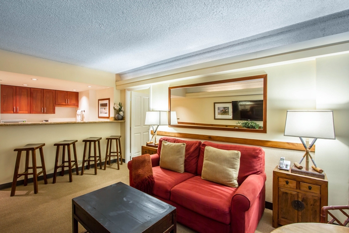 Imagen de los interiores del Hotel The Equus. Foto 13