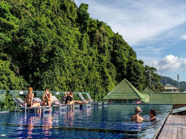 Imagen de la piscina del Hotel The Erawan Koh Chang. Foto 9