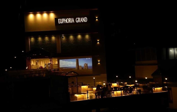 Imagen general del Hotel The Euphoria Grand. Foto 5