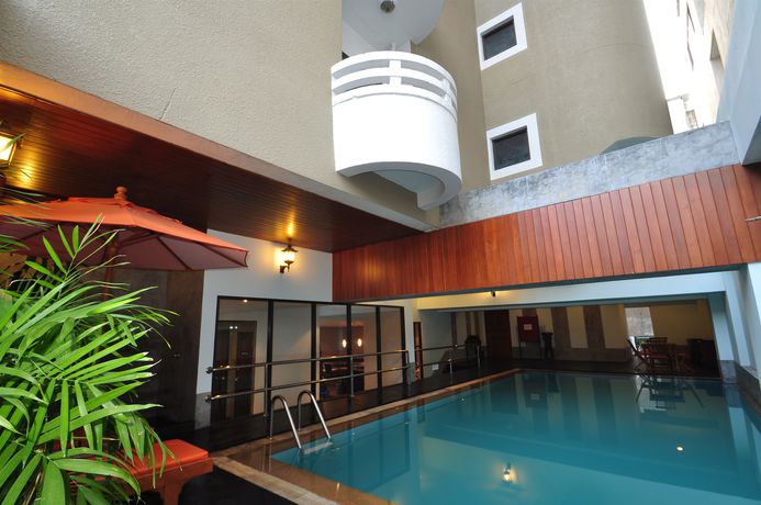 Imagen de la piscina del Hotel The Euro Grande. Foto 9