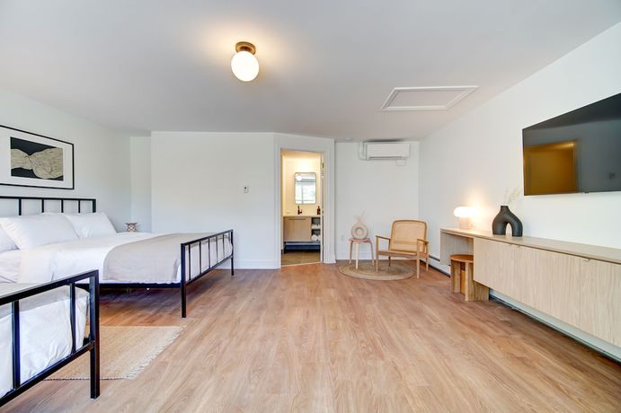 Imagen de la habitación del Hotel The Evangeline. Foto 4