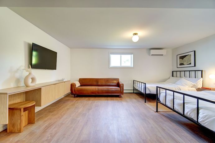 Imagen de la habitación del Hotel The Evangeline. Foto 15